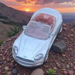 2011 Matchbox Aston Martin DBS Volante 1:64 Diecast Toy Race CAR